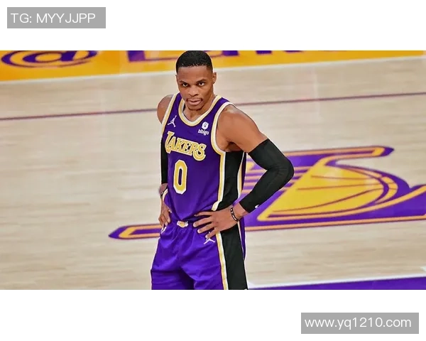 威少现身湖人大战国王场边观战 九届全明星聚焦引发球迷热议